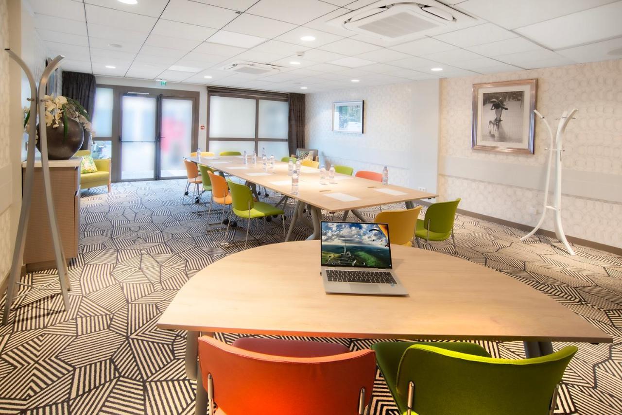 Ibis Styles Clermont-Ferrand Aeroport Hotel Екстериор снимка
