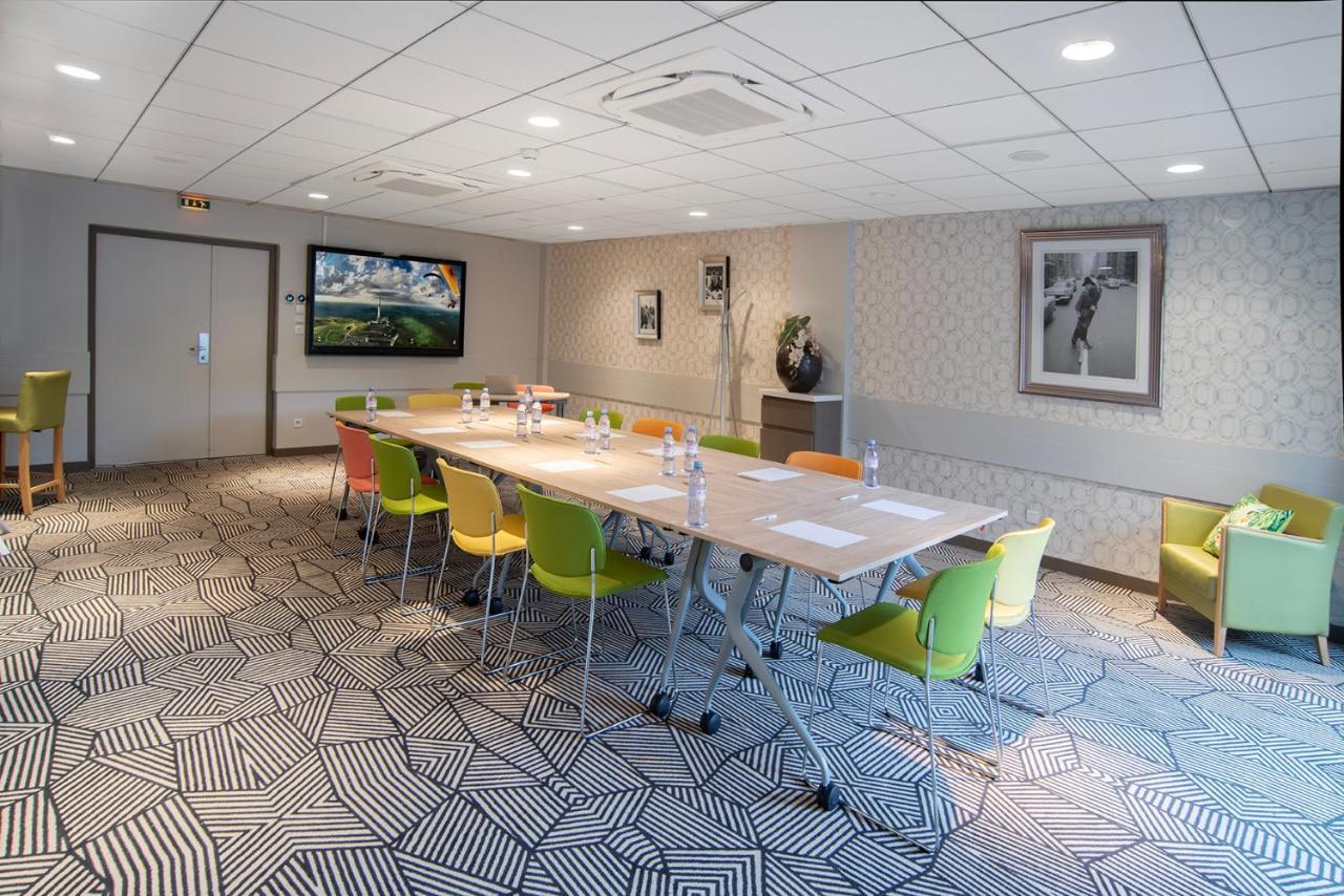 Ibis Styles Clermont-Ferrand Aeroport Hotel Екстериор снимка