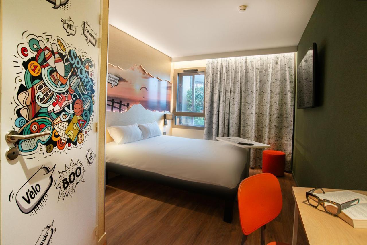 Ibis Styles Clermont-Ferrand Aeroport Hotel Екстериор снимка