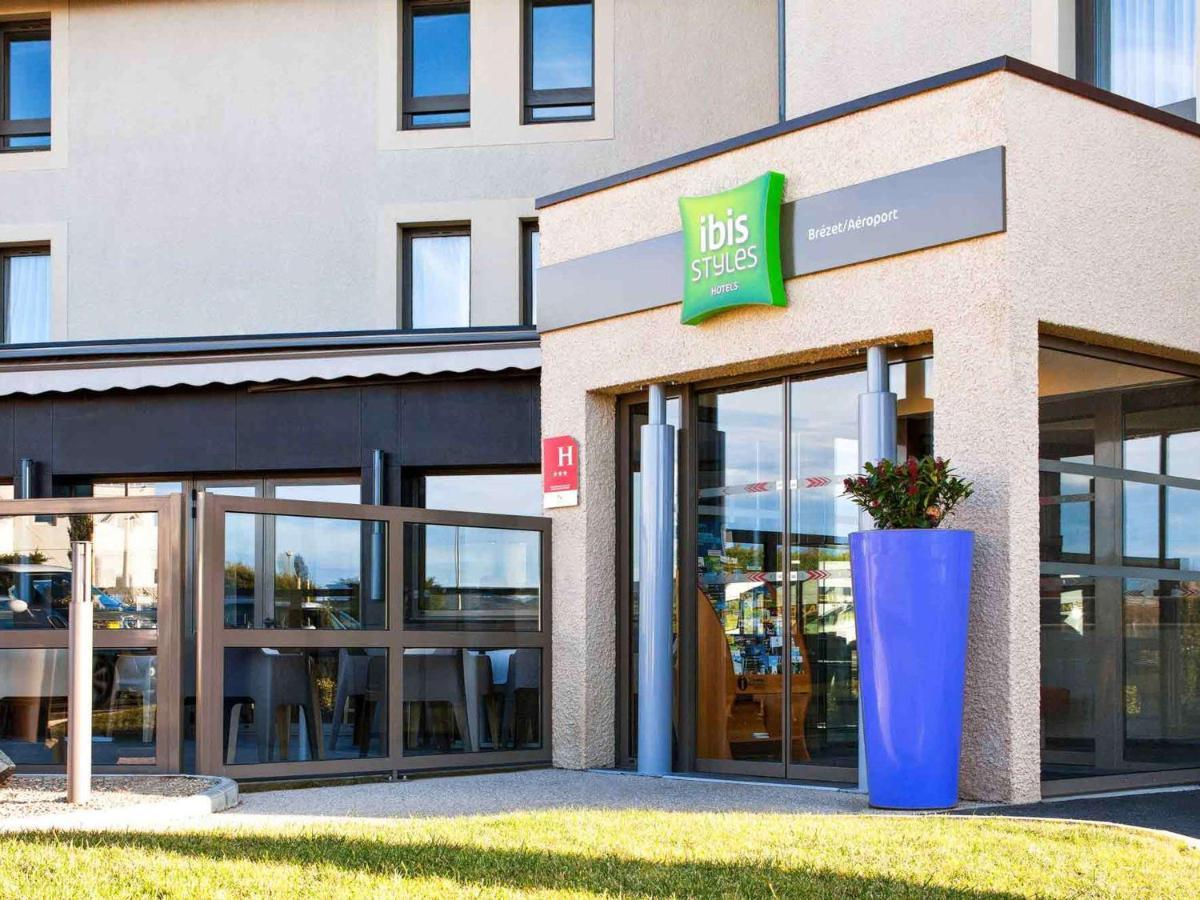 Ibis Styles Clermont-Ferrand Aeroport Hotel Екстериор снимка