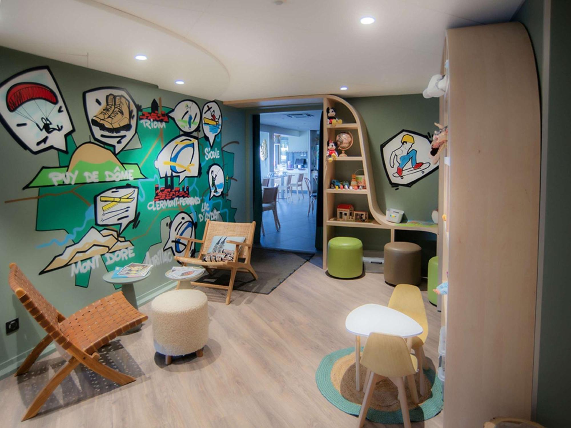 Ibis Styles Clermont-Ferrand Aeroport Hotel Екстериор снимка