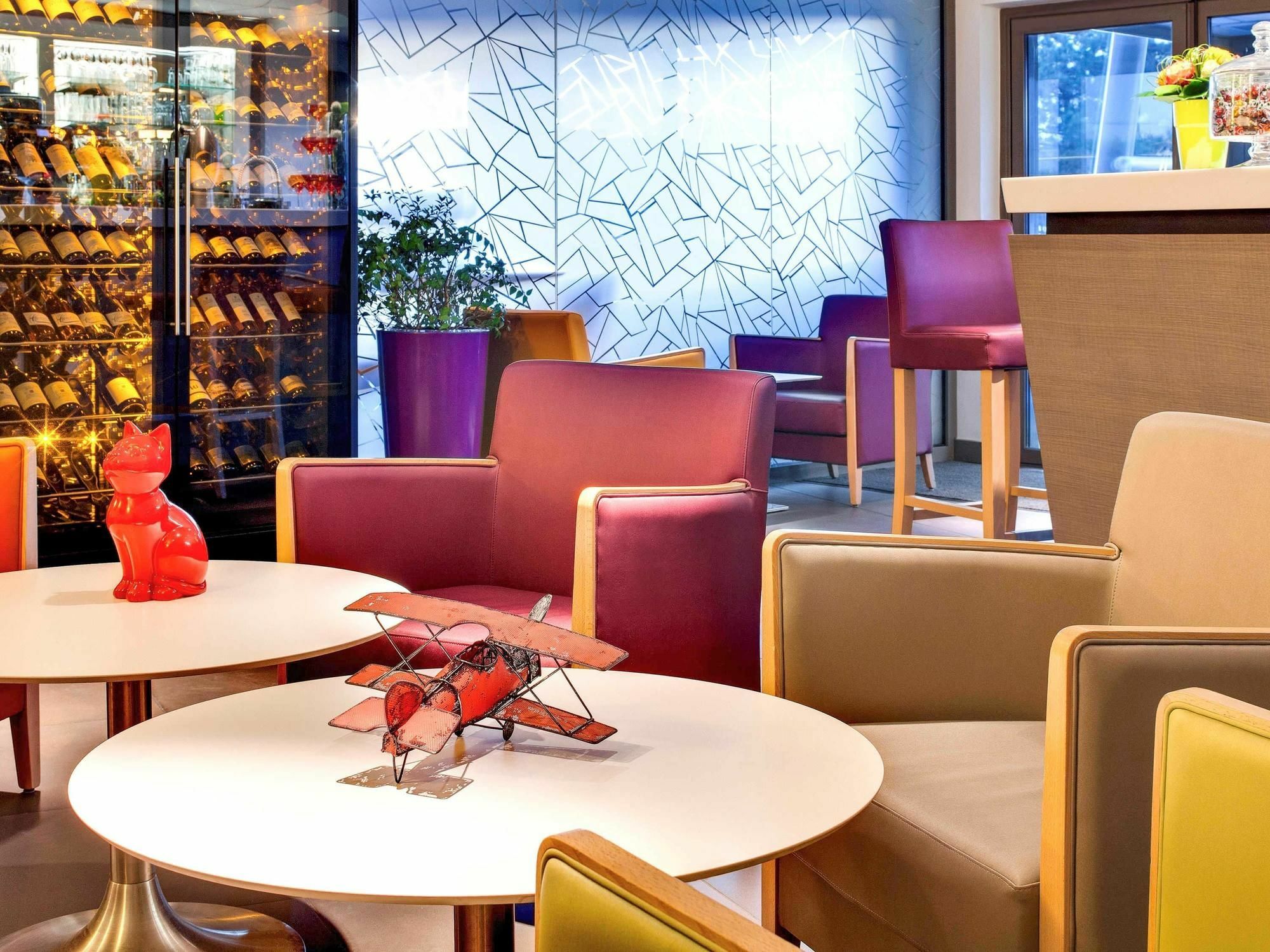 Ibis Styles Clermont-Ferrand Aeroport Hotel Екстериор снимка